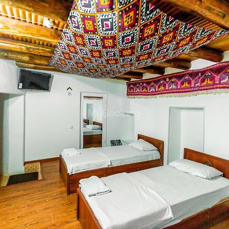 Okhun Madrasah15Th-16Th Century Hotel Bukhara Bagian luar foto