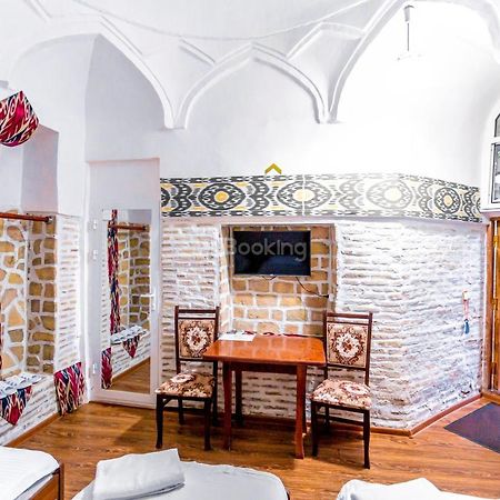 Okhun Madrasah15Th-16Th Century Hotel Bukhara Bagian luar foto