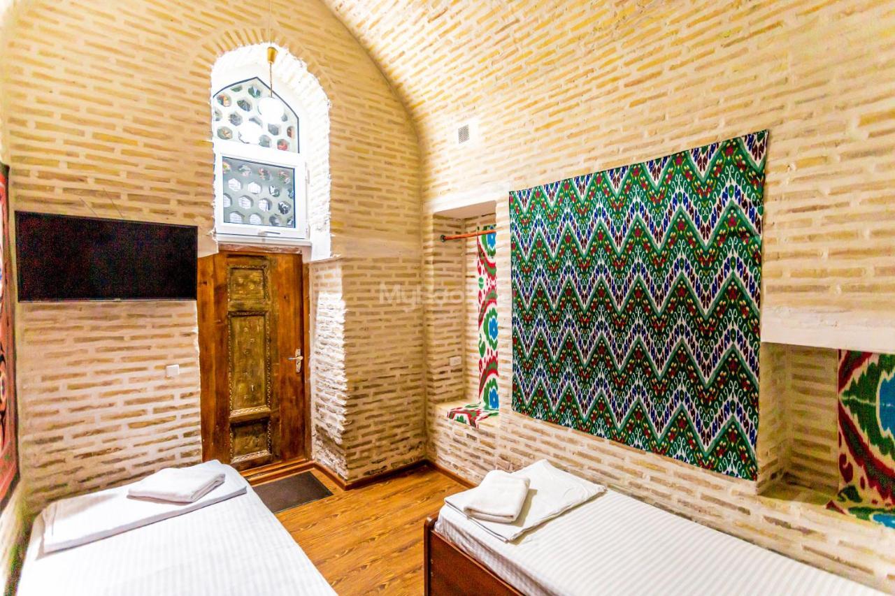 Okhun Madrasah15Th-16Th Century Hotel Bukhara Bagian luar foto