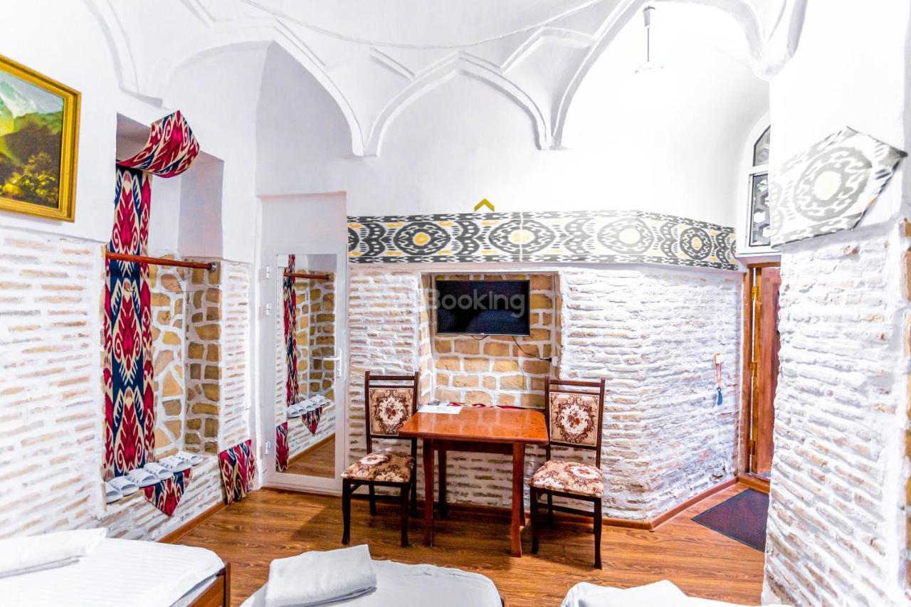 Okhun Madrasah15Th-16Th Century Hotel Bukhara Bagian luar foto