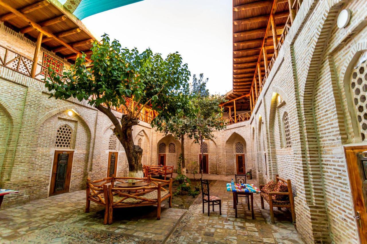 Okhun Madrasah15Th-16Th Century Hotel Bukhara Bagian luar foto