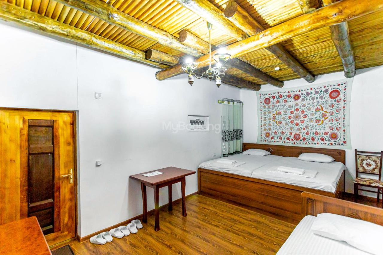 Okhun Madrasah15Th-16Th Century Hotel Bukhara Bagian luar foto