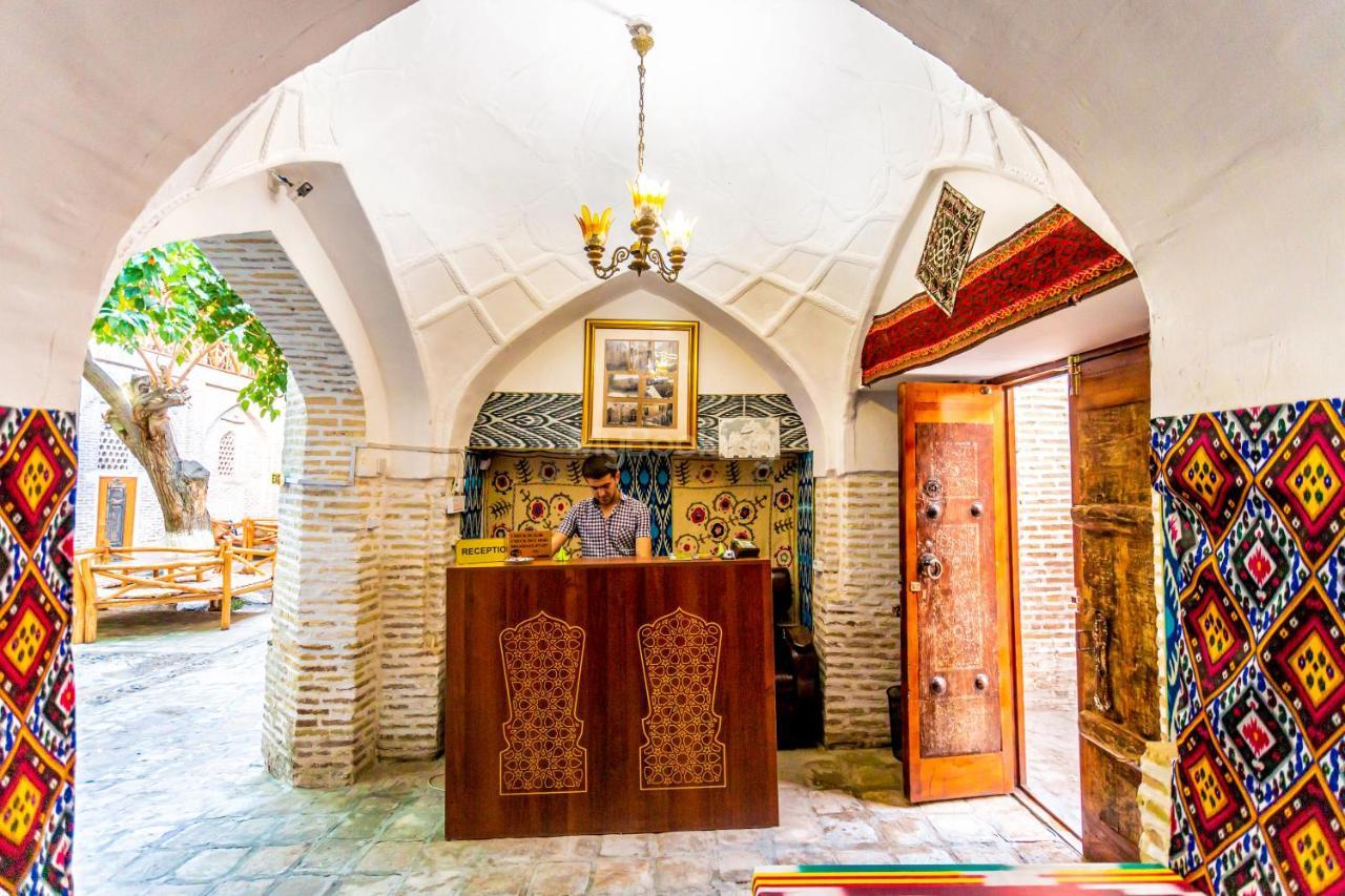 Okhun Madrasah15Th-16Th Century Hotel Bukhara Bagian luar foto