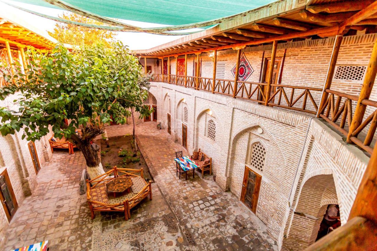 Okhun Madrasah15Th-16Th Century Hotel Bukhara Bagian luar foto